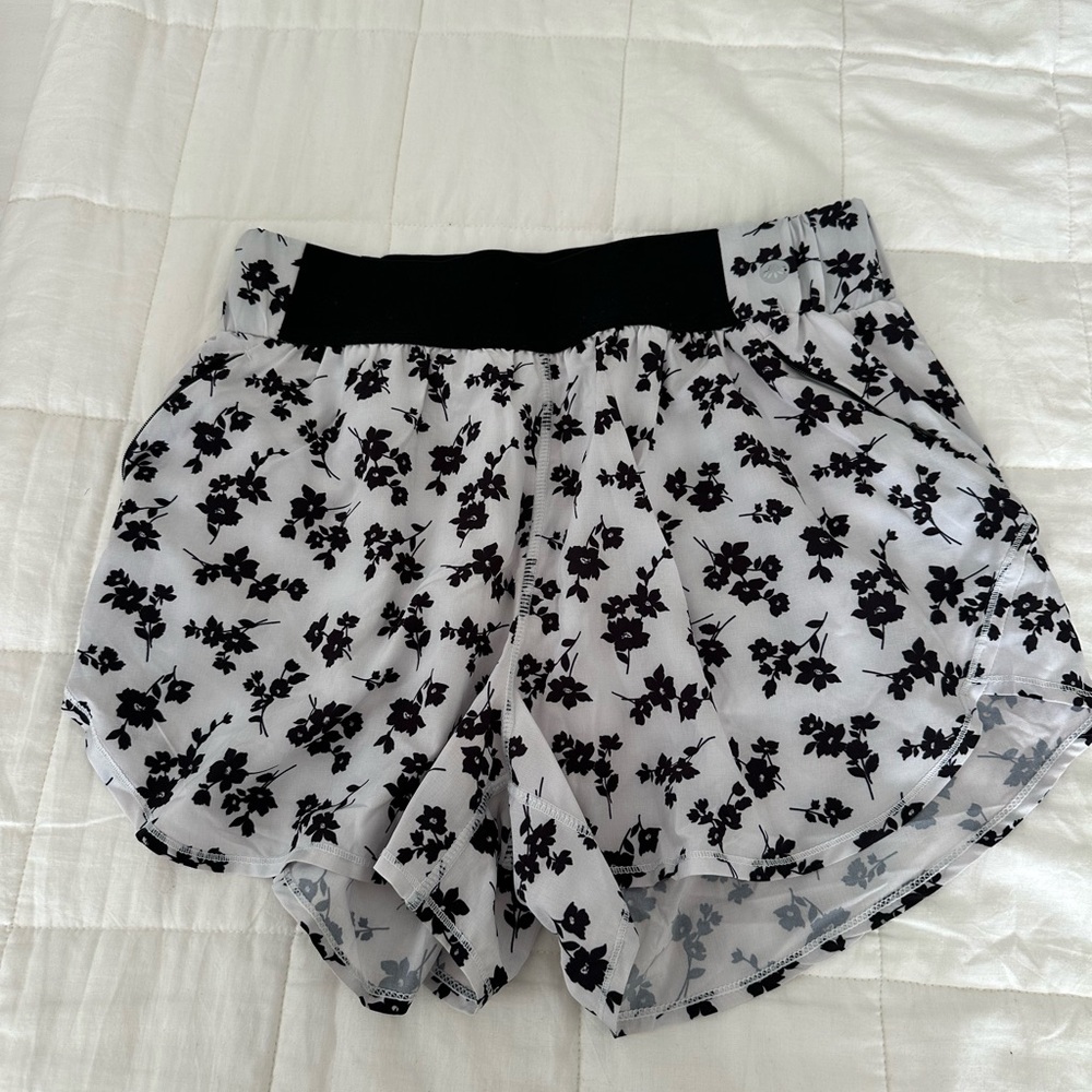 Senita prize shorts. Size small.
